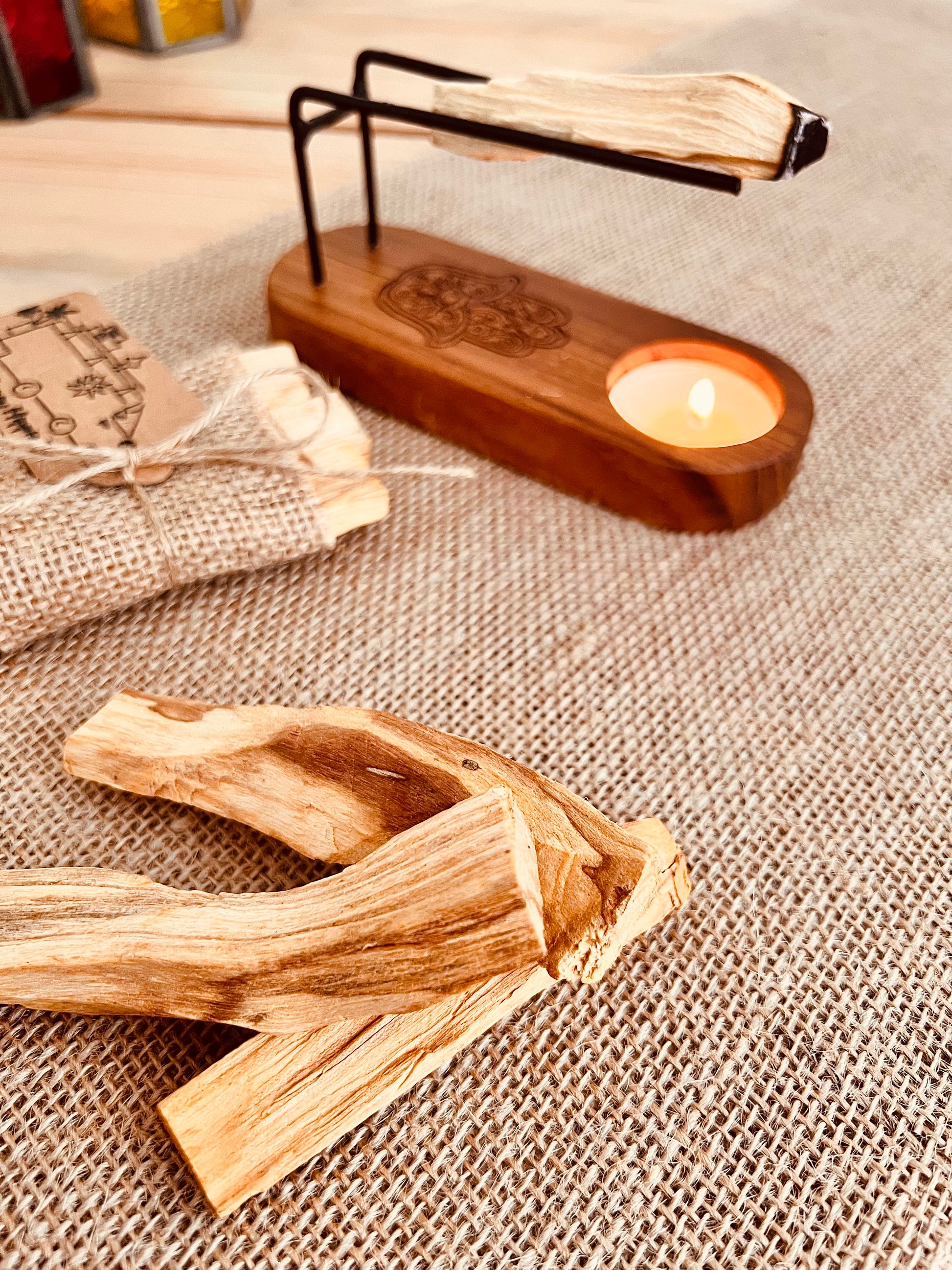 Natural wooden Palo Santo wood incense sticks, handmade natural purifying Holy Wood Santo sticks, hand wrapped plastic free incense home fragrance yoga meditation incense