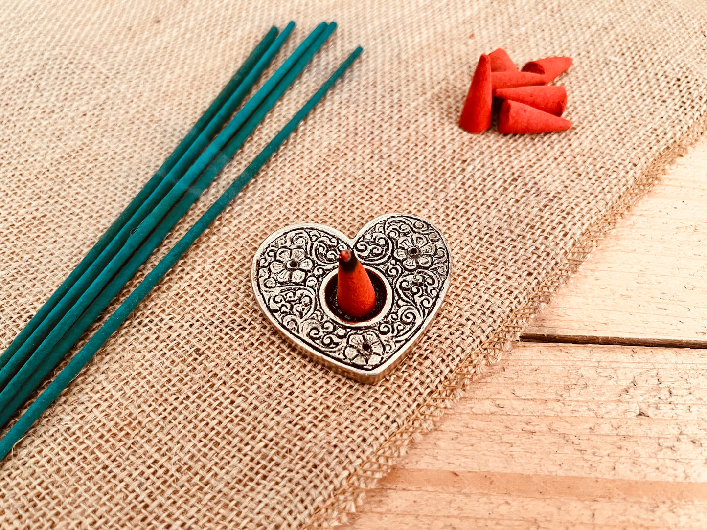 Mini metal heart incense holder incense cones incense sticks